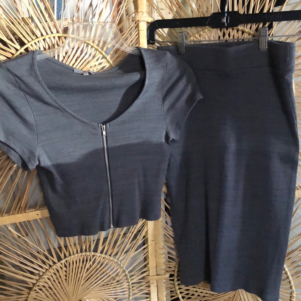 This is a cute crop top & pencil skirt set